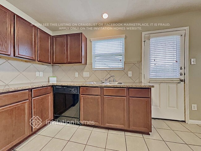 Building Photo - 19239 Canaras Ct