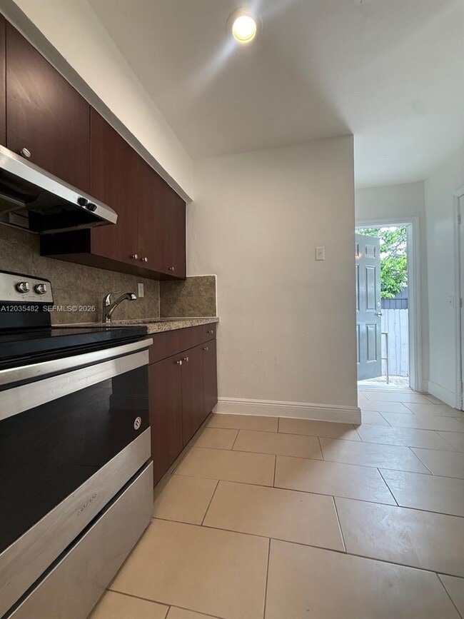 Building Photo - 5510 NW Miami Pl