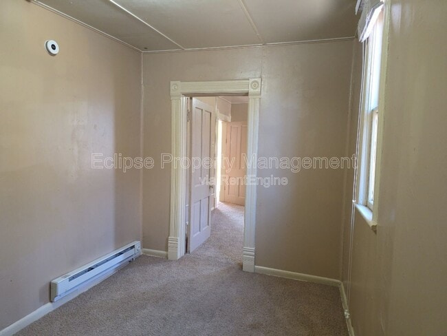 Building Photo - 721 3rd St