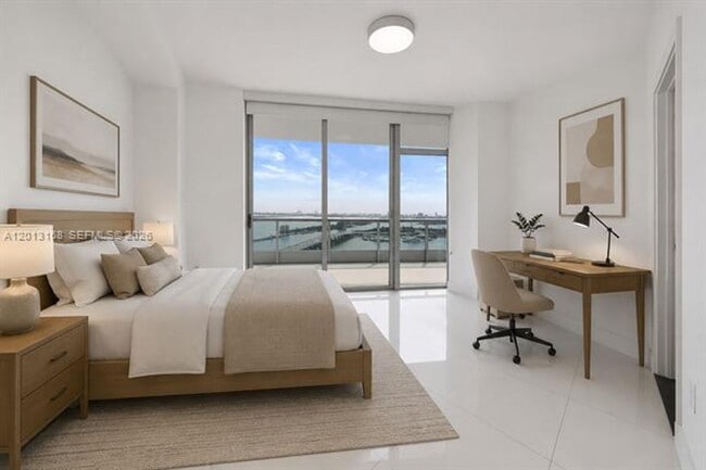 Building Photo - 900 Biscayne Blvd