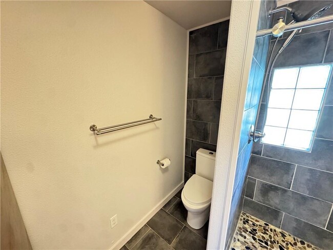 Building Photo - 320 S Washington Ave