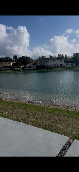 Building Photo - 1017 NE 42nd Ave