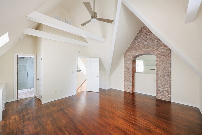 Building Photo - 39 Murray Hill Square