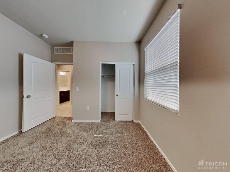 Building Photo - 5288 Iridium Wy