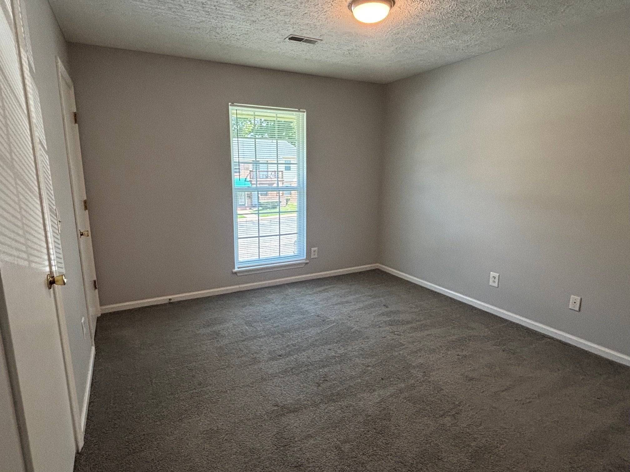 Building Photo - 106 Gardenview Dr