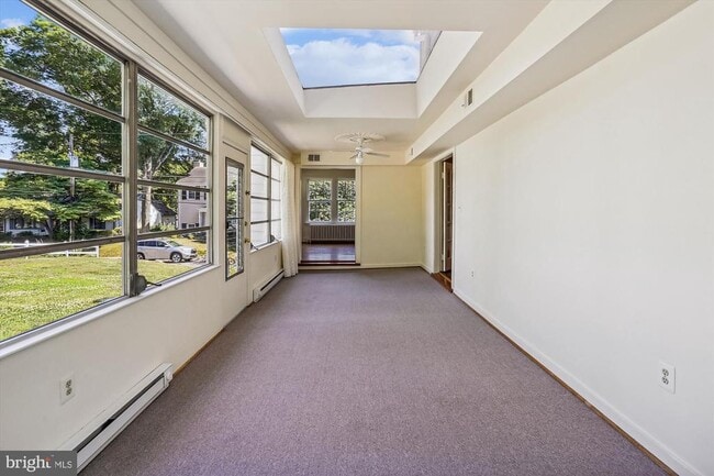 Building Photo - 8901 Montgomery Ave