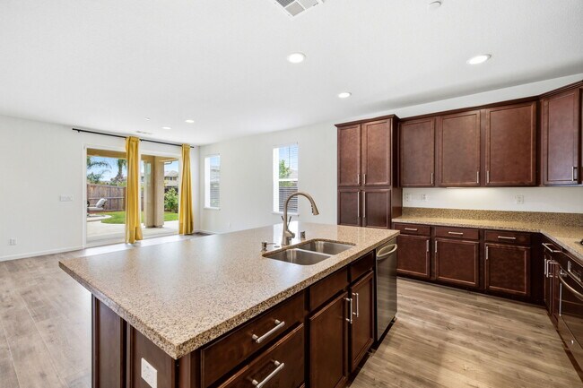 Building Photo - 8600 Arcos Way