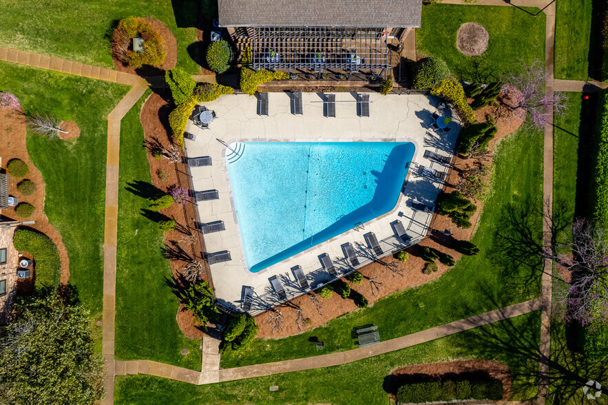 Primary Photo - Gazebo Apartments