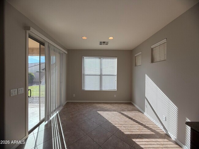 Building Photo - 15569 W Montecito Ave