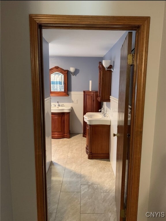 Building Photo - 135 Button Ln