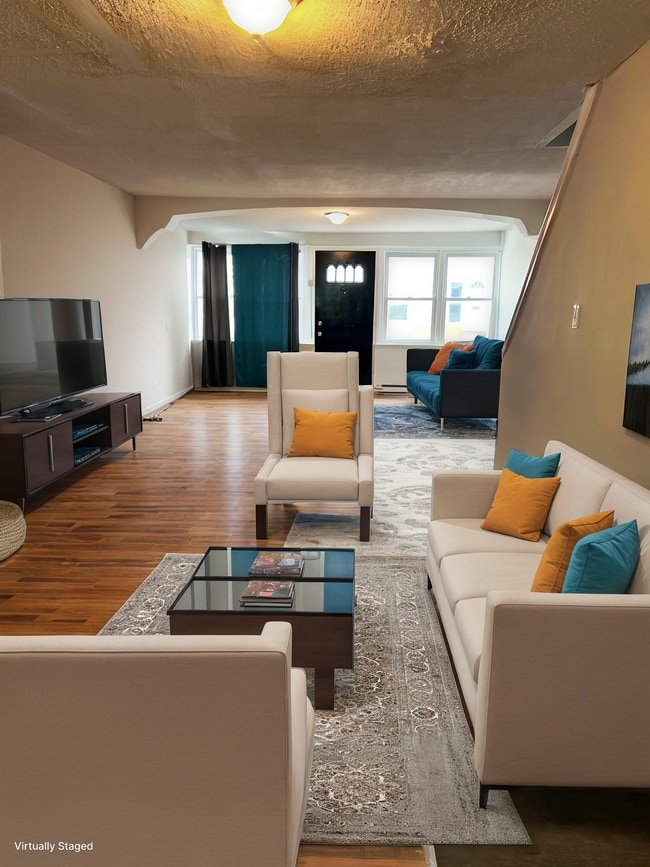 Building Photo - 2024 Bonaffon St