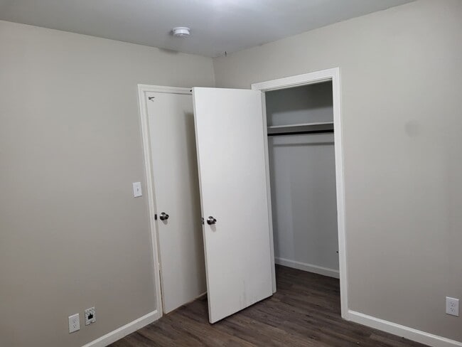 Building Photo - 3107 Andros Dr SW