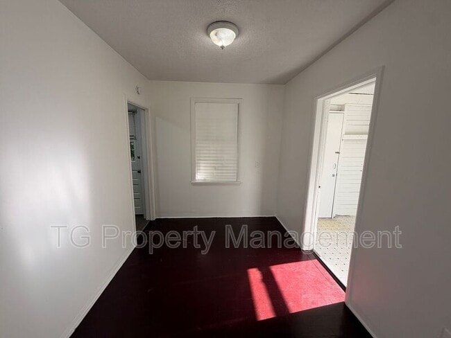 Building Photo - 6031 Transylvania Ave