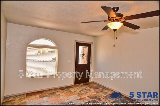 Building Photo - 703 Lt Joe Magellanes Rd