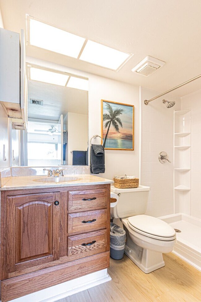 Building Photo - AVAILABLE NOW! Furnished Ground-Floor End Unit | Lake & Pool Views | Minutes to Marco Island & Do...
