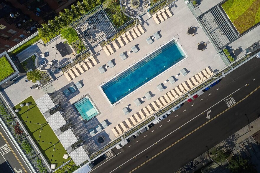 Building Photo - 540 N Orleans St