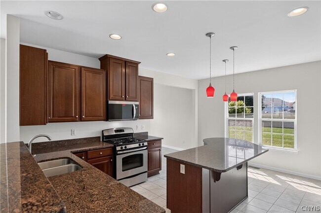 Building Photo - 101 Rising Crest Cir