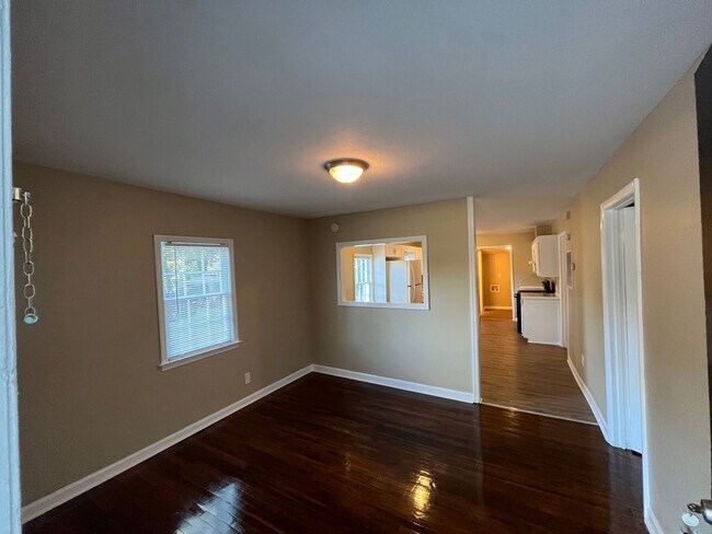 Building Photo - **UPCOMING**East Columbus 3 bedroom/2 bathroom Home for Rent***