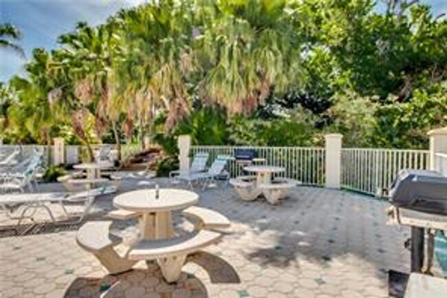 Building Photo - FIRST MONTH'S RENT FREE! 2/2 Condo in SW Cape Coral, Resort Style Living!