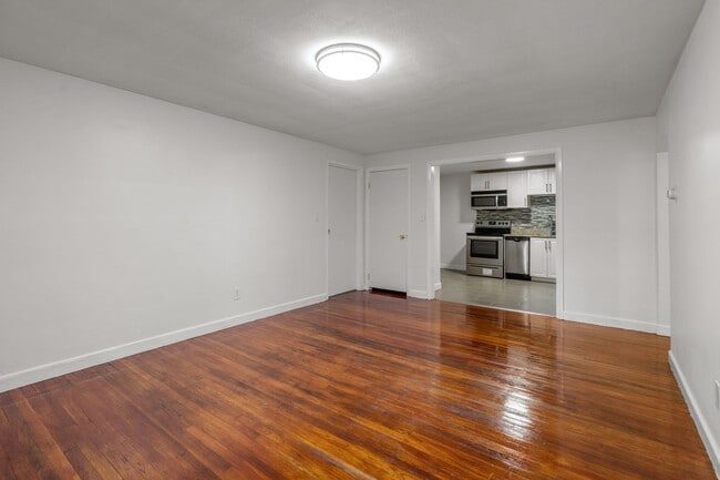Building Photo - 39 Montvale Ave