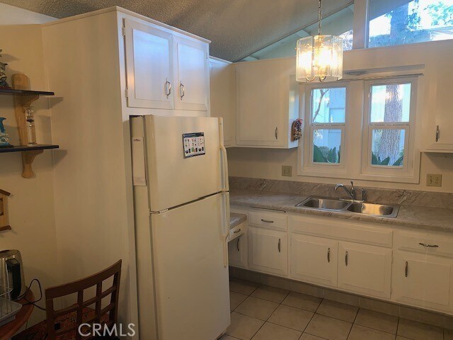 Building Photo - 279 Avenida Carmel