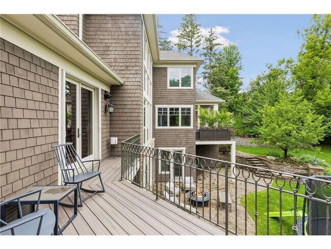 Building Photo - 15700 Portico Dr
