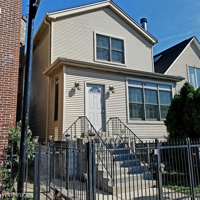 6 br, 3.5 bath - 2334 W Diversey Ave A - 6 br, 3.5 bath  - 2334 W Diversey Ave A