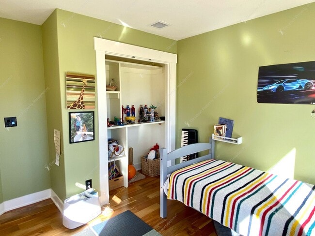 Building Photo - Unfurnished 4BR - 2.5BA NWX Corner Lot Pri...