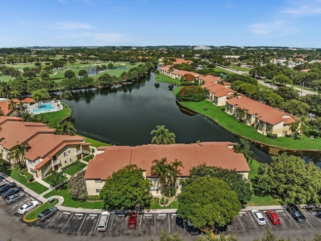 Building Photo - 731 Vista Isles Dr