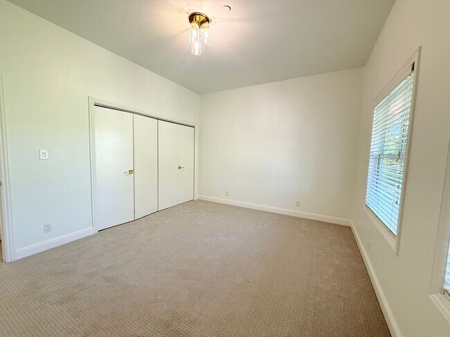 Building Photo - ? Elegant & Expansive Redwood City Home – ...