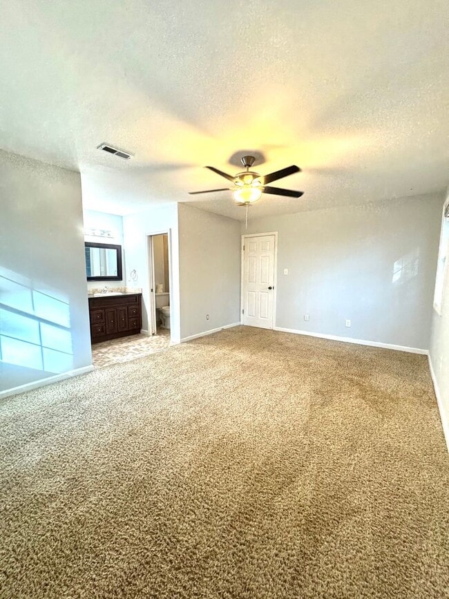 Building Photo - 308 Candlewood Dr