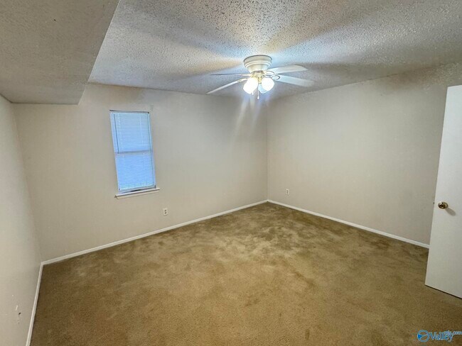 Building Photo - 6622 Willow Pointe Dr NW