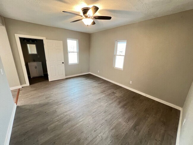 Building Photo - 3 Bed 2 Bath Springfield, Missouri
