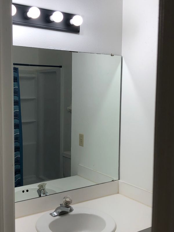 Building Photo - 1611 Sanibel Dr