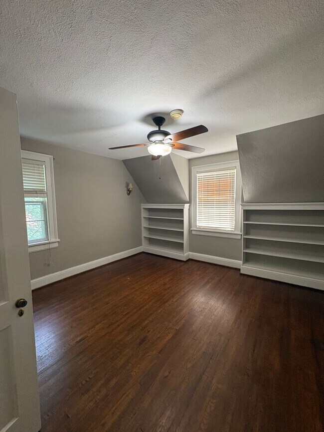 Building Photo - 783 Sanders Rd