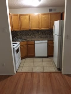 Primary Photo - 1133 Livingston Ave