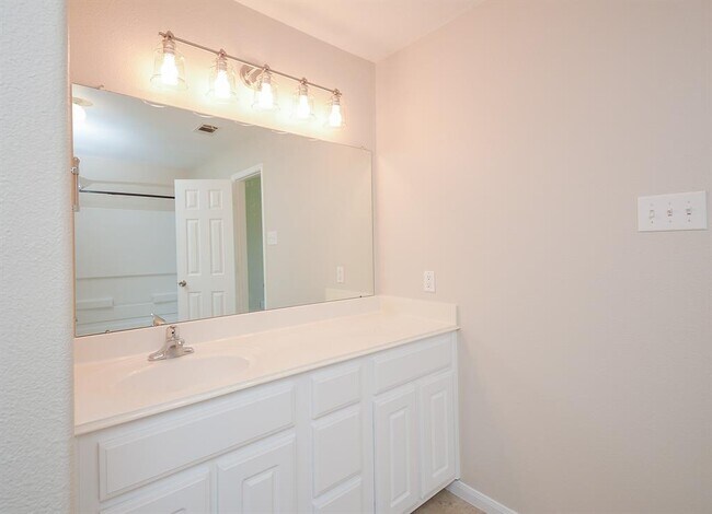 Building Photo - 29031 Rio Grande River Dr