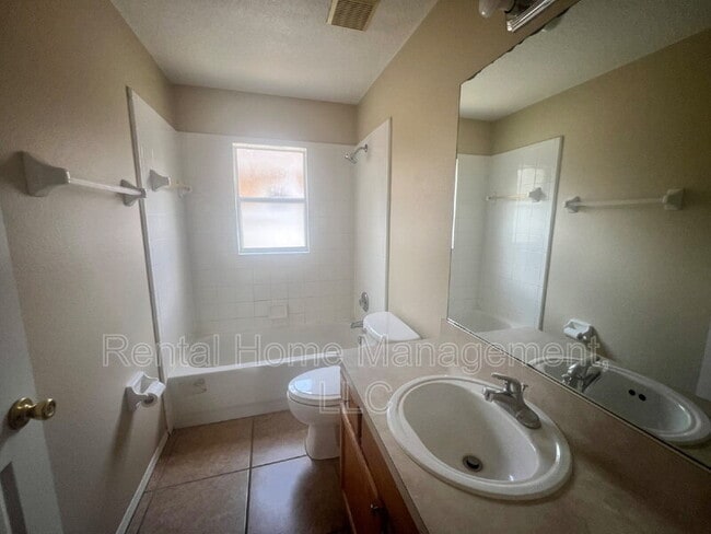 Building Photo - 2537 Hickory Oak Blvd