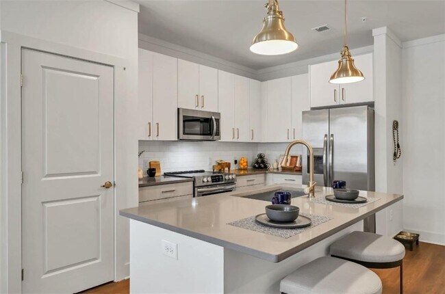 Building Photo - 300 Prominence Point Pkwy