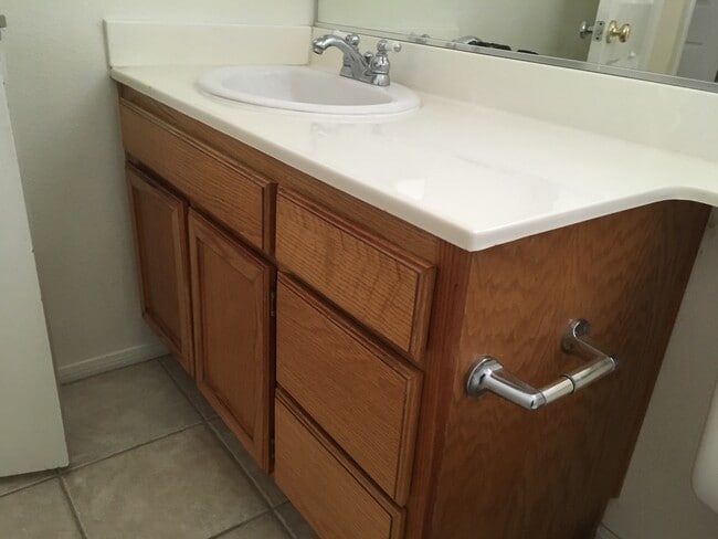 2nd bathroom - 460 Middlebury Ct