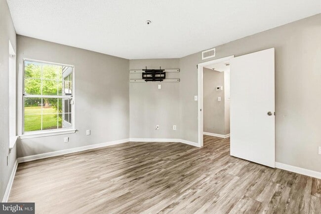 Building Photo - 10531 Beacon Ridge Dr