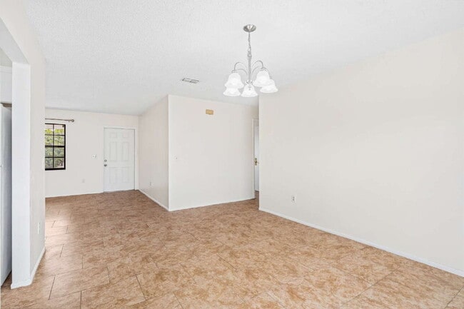 Building Photo - Recently updated 3BR, 2BA in The Shores