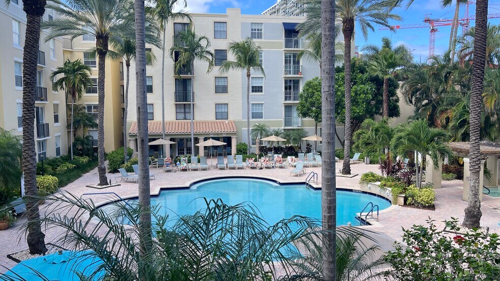 Building Photo - 780 S Sapodilla Ave