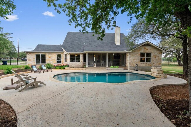 Building Photo - 208 Neal Dr