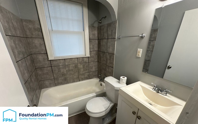 Building Photo - 2570 Malone Ave