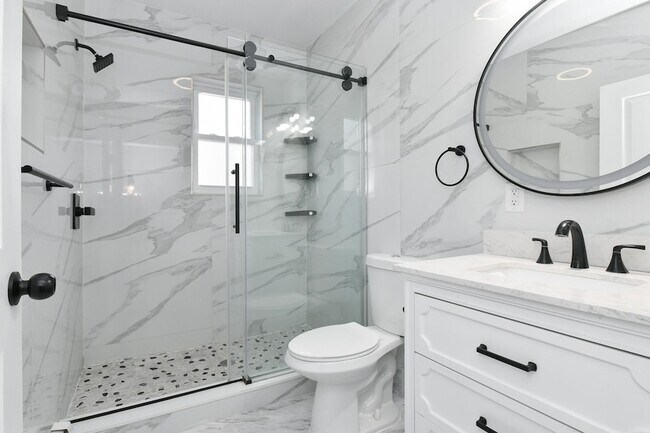 Building Photo - 540 61st St