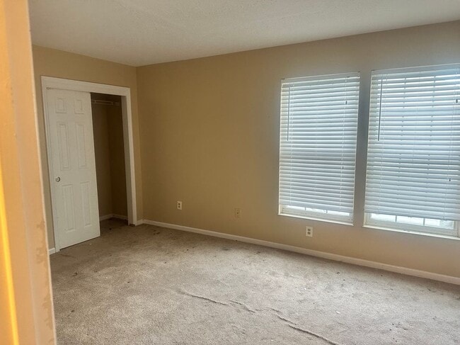 Building Photo - 2907 Bentbrook Dr