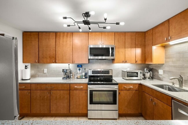 Building Photo - 121 Tremont St