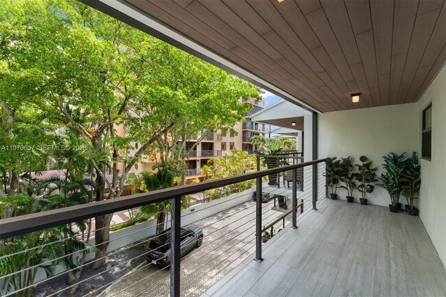 Building Photo - 3560 W Fairview St