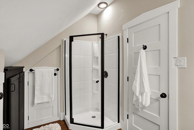 Building Photo - 140 N Main St